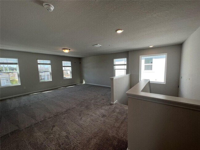 Building Photo - 1024 Griffon Ave