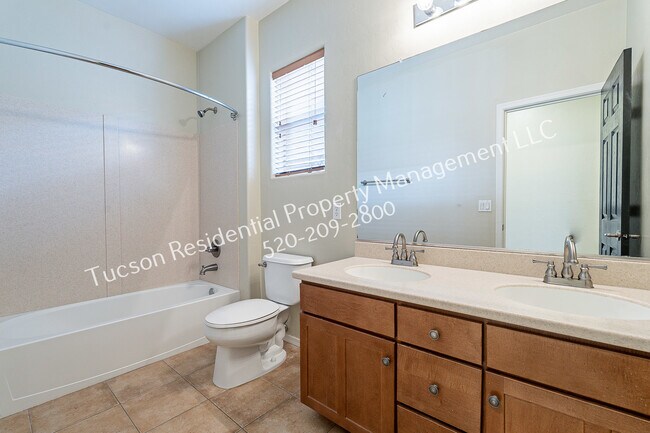 Building Photo - 505 East Calle Amura