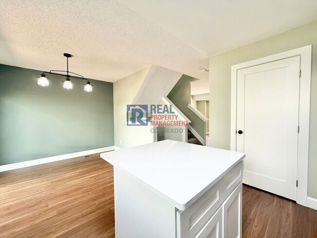 Building Photo - 3805 Smoke Tree Dr