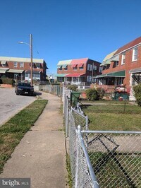 Building Photo - 3011 Larue Square E