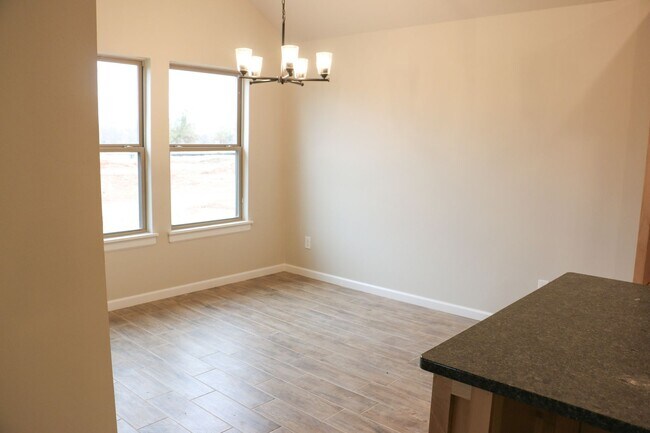 Building Photo - Brand New Home in Shawnee!