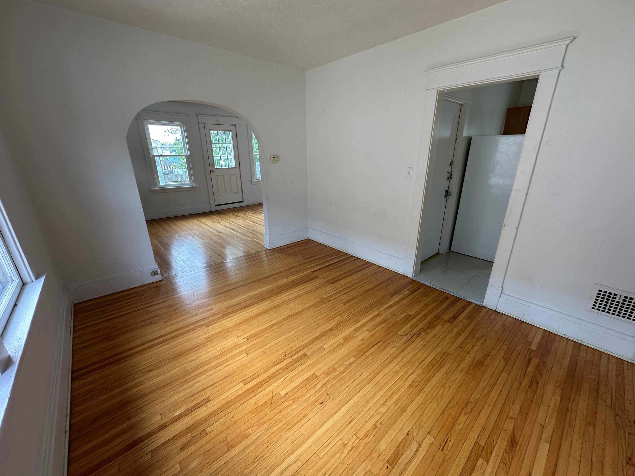 Building Photo - 394 Taunton Pl