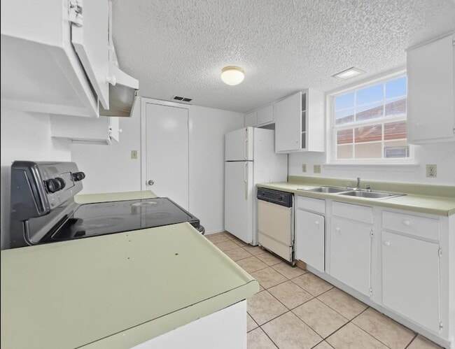 Building Photo - 3427 Willowrun Dr