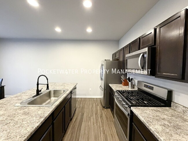 Building Photo - 1115 Sherman Dr