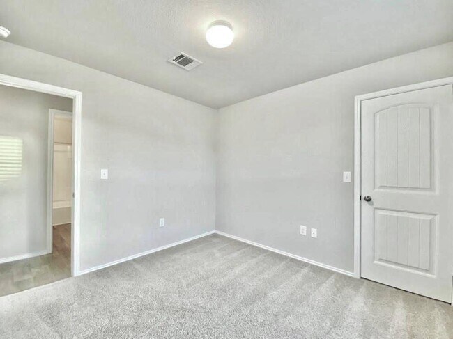 Building Photo - 5905 Ronee Leah Dr
