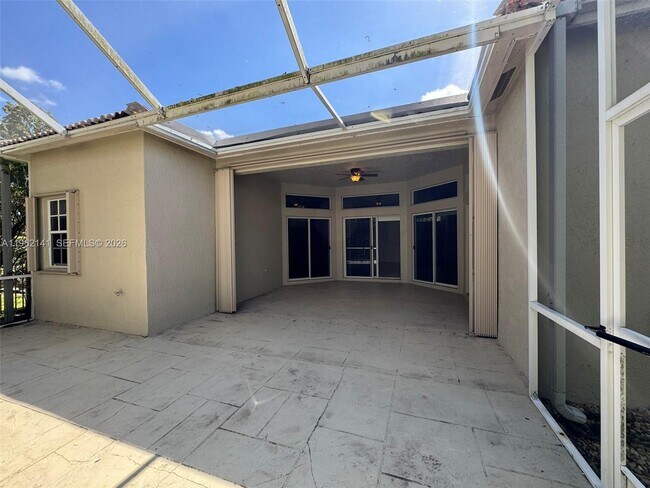 Building Photo - 4273 Fox Ridge Dr