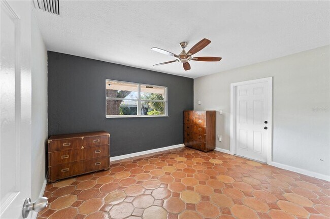 Building Photo - 1841 Buccaneer Dr