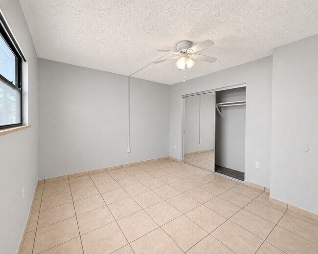 Building Photo - 2811 SW Archer Rd