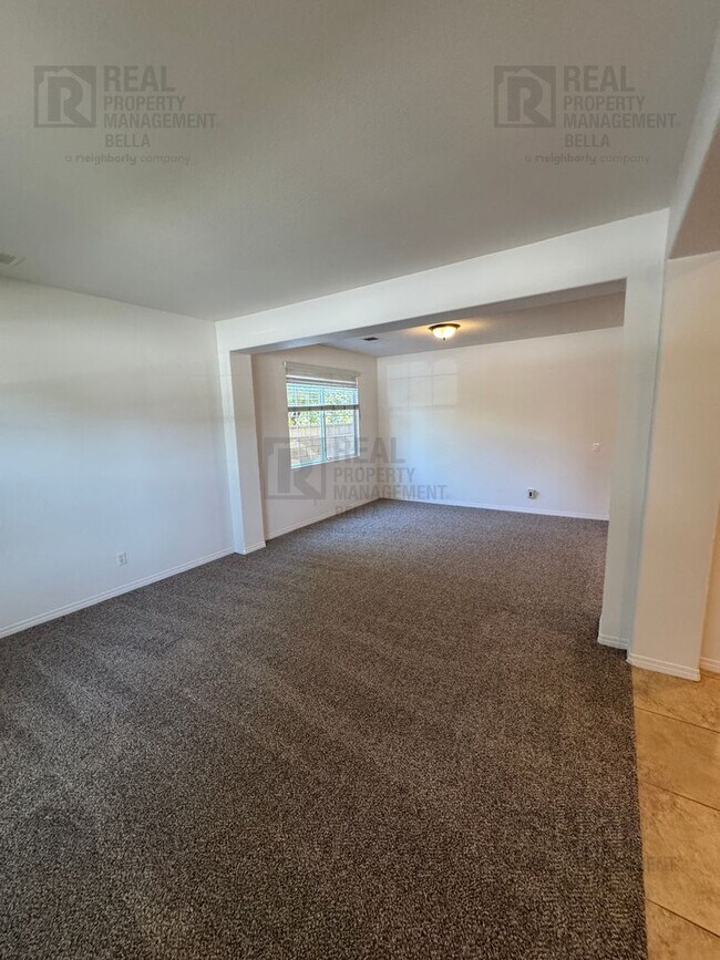 Building Photo - 34574 Black Cherry St