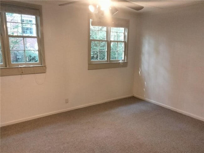 Building Photo - 1009 Verdi Way