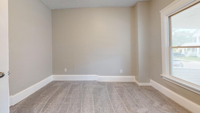 Building Photo - 2053 W.99th