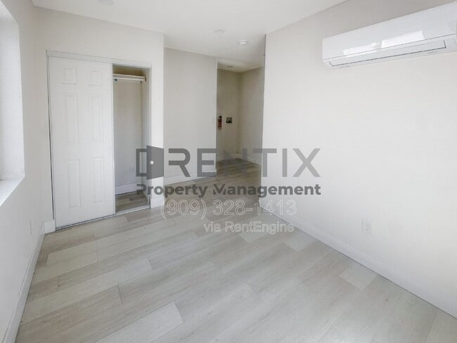 Building Photo - 787 N Reservoir St