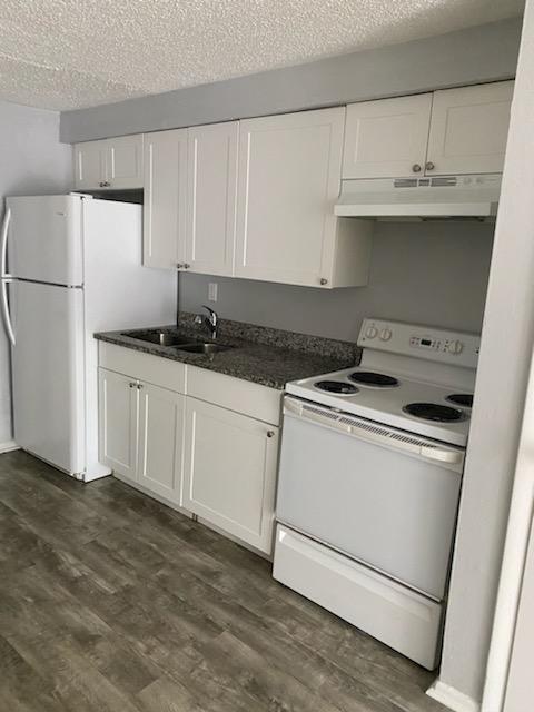 Building Photo - 903 34th Ave W