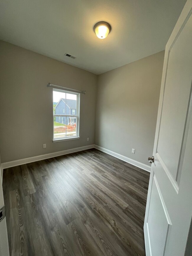 Building Photo - Newly Built 3 Bedrooms, 2.5 Baths 2-story ...