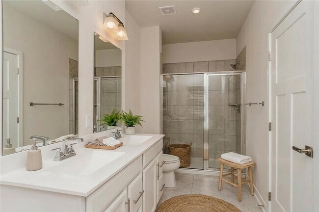 Building Photo - 4602 Spruce Rd