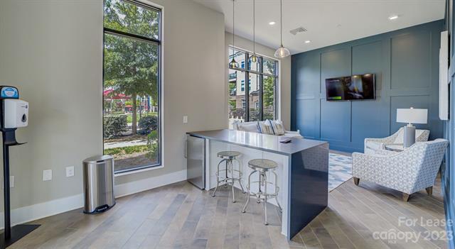 Building Photo - 16408 Holly Crest Ln