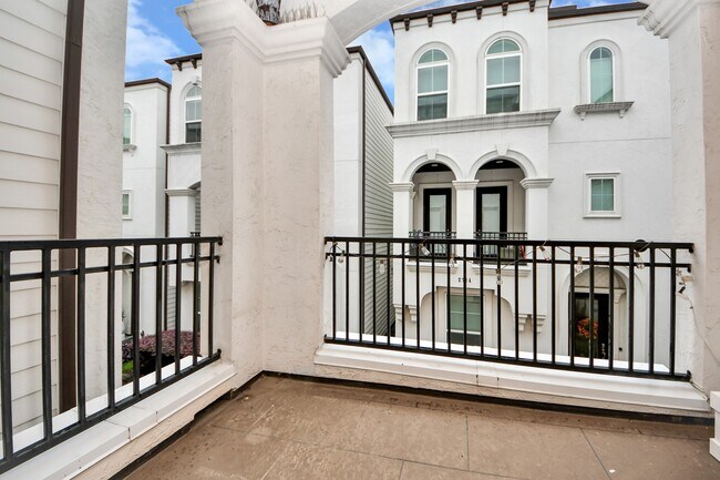 Building Photo - 2704 Freund St