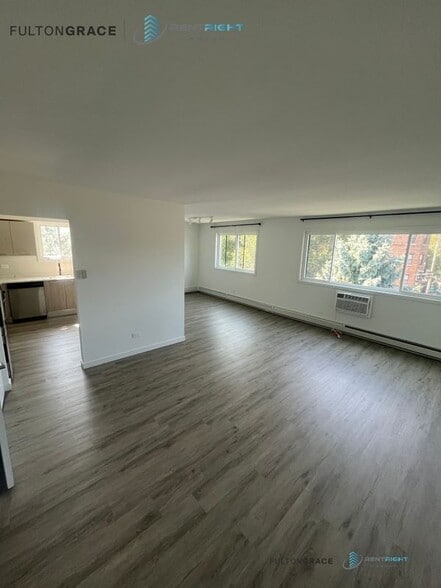 Building Photo - 7621 N Sheridan Rd