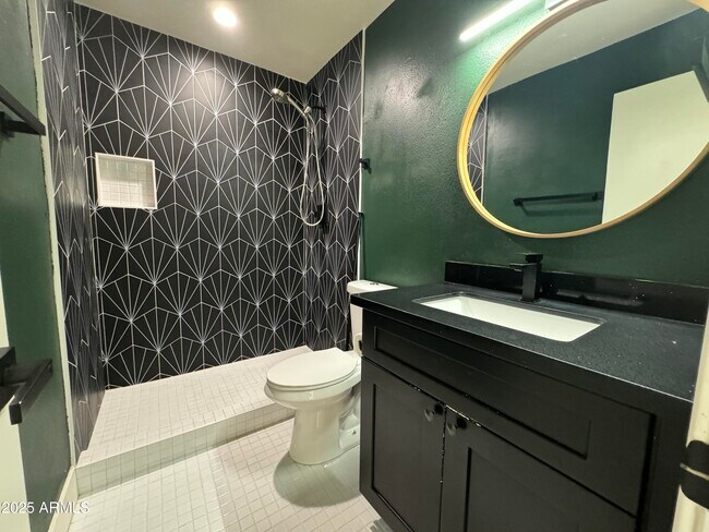 Building Photo - 2115 S Stanley Pl