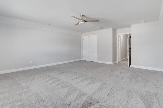 Building Photo - SPACIOUS 3000+ Sq Ft 2-Story Home in Sprin...