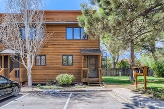 Building Photo - End Unit Townhome with 2 Beds, an Office and Southern Exposure