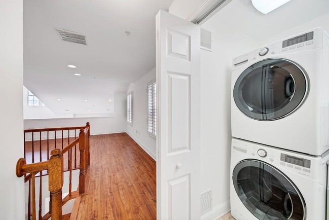 Building Photo - 100 Abbie Ct