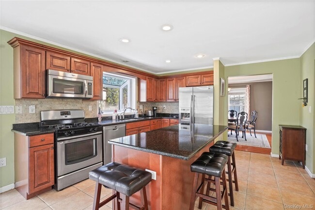 Building Photo - 102 Clinton St