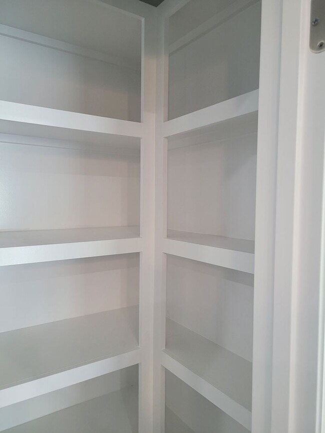 Building Photo - 506 Watauga Ave