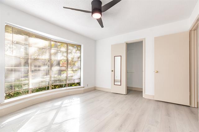 Building Photo - 210 Oak Forest Trail