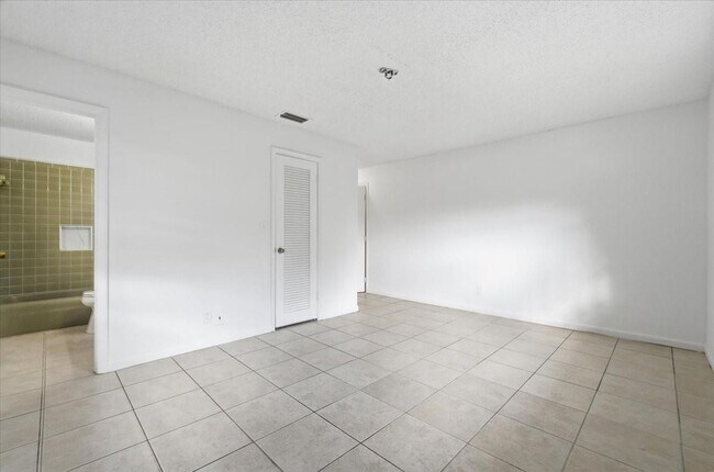 Building Photo - 10151 NW 35th St