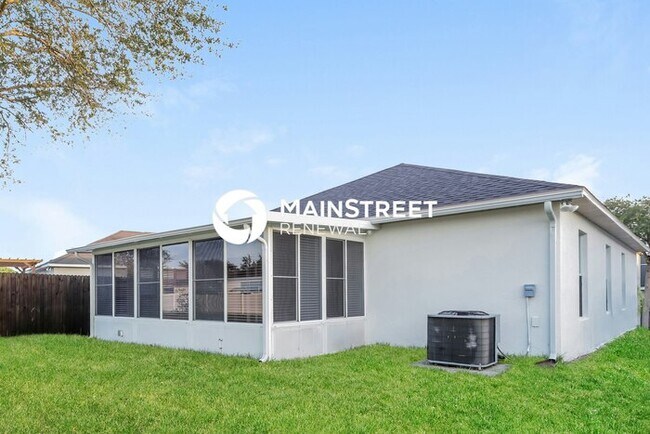 Building Photo - 3 Bedroom Pet-Friendly Home in RUSKIN, FL with Main Street Renewal