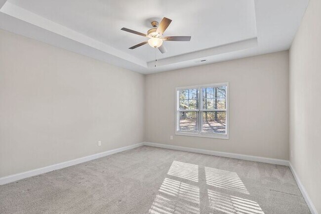 Building Photo - 3 Bedroom, 2.5 Bath Home with Bonus Room