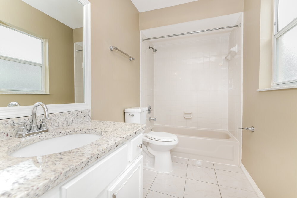 Building Photo - 547 Brentford Ct