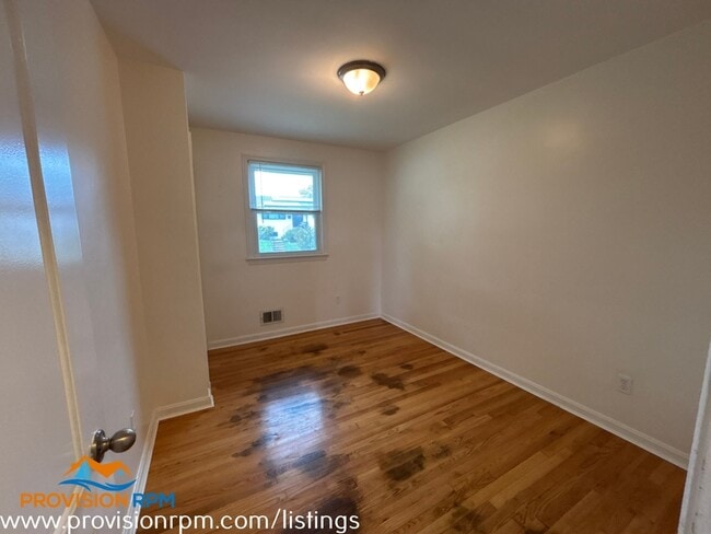 Building Photo - 4002 22nd Ave