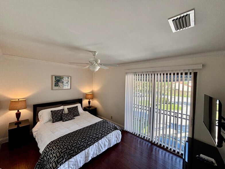 Building Photo - 1760 Shoreside Cir