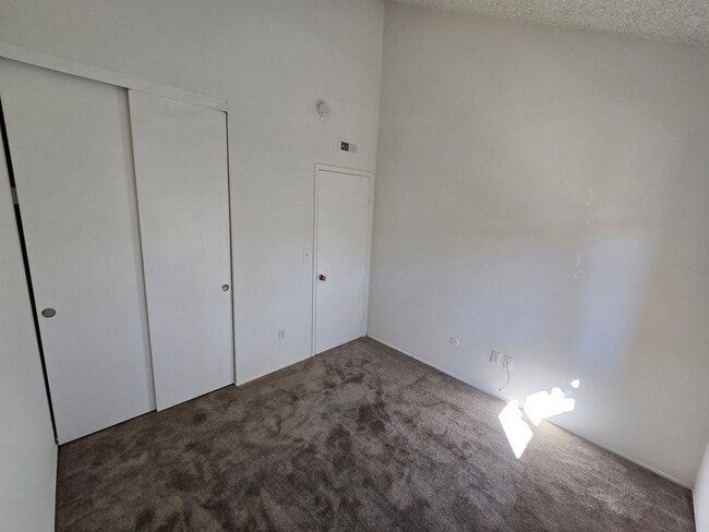 Building Photo - 3 bedroom, 2 bath home in the Balboa Towers Complex