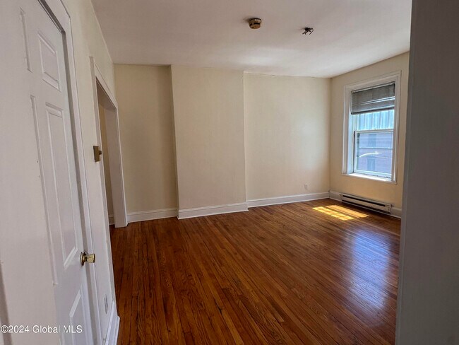 Building Photo - 91 Columbia St