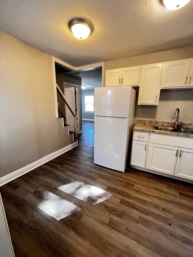 Building Photo - Recently Renovated 3-Bedroom Home