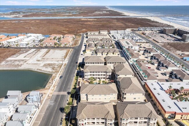 Building Photo - 14910 Leeward Dr