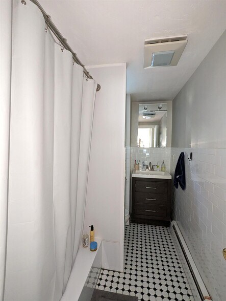 Building Photo - 28 Fairmount Ave