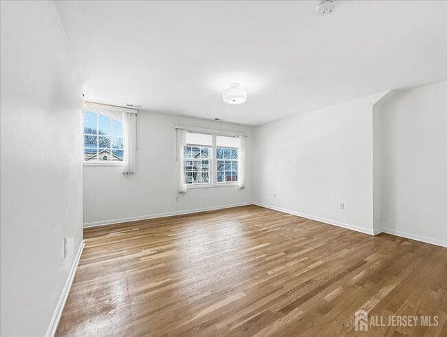 Building Photo - 37 Jersey Ave