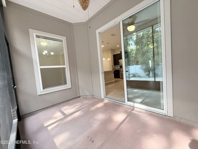 Building Photo - 2715 Salt Lake Dr