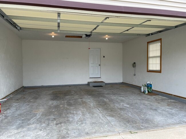 Building Photo - 3920 Reynolds Ave