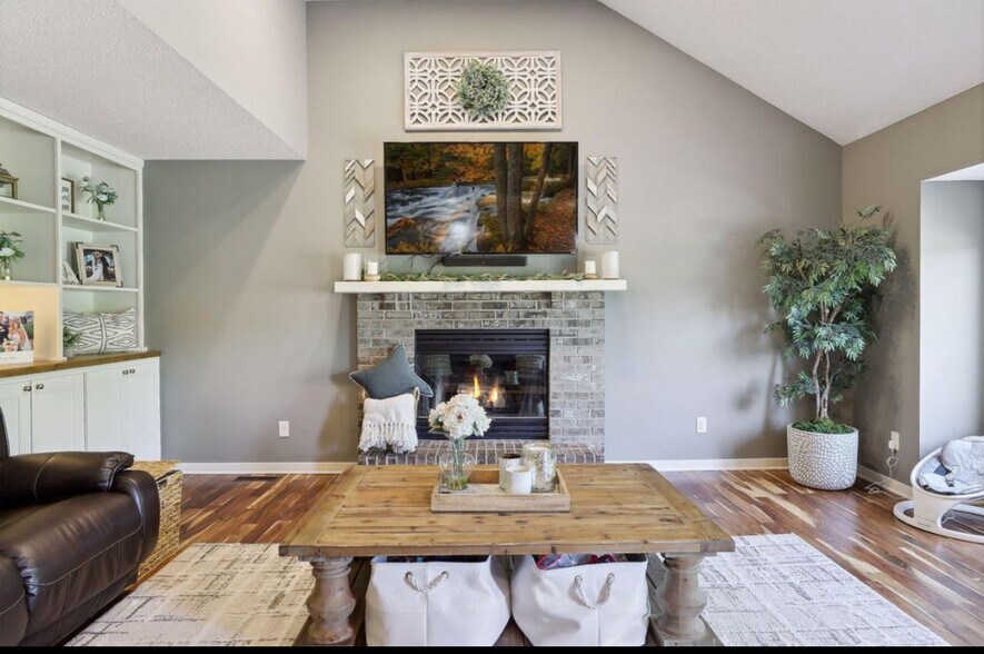 Building Photo - 6561 Promontory Dr
