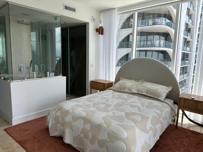Building Photo - 1040 Biscayne Blvd