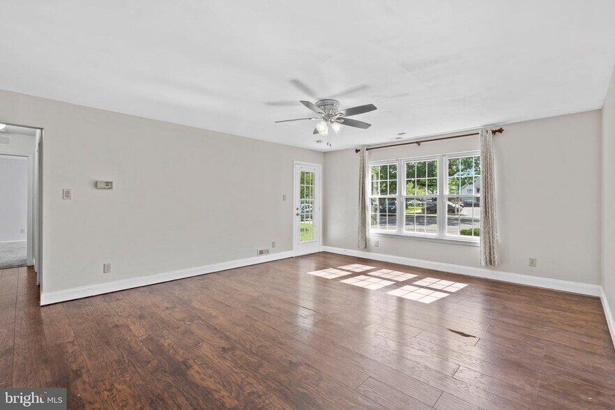 Building Photo - 501A Harwood Ct