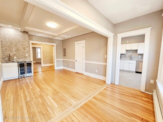 Building Photo - 141 Sutherland Rd