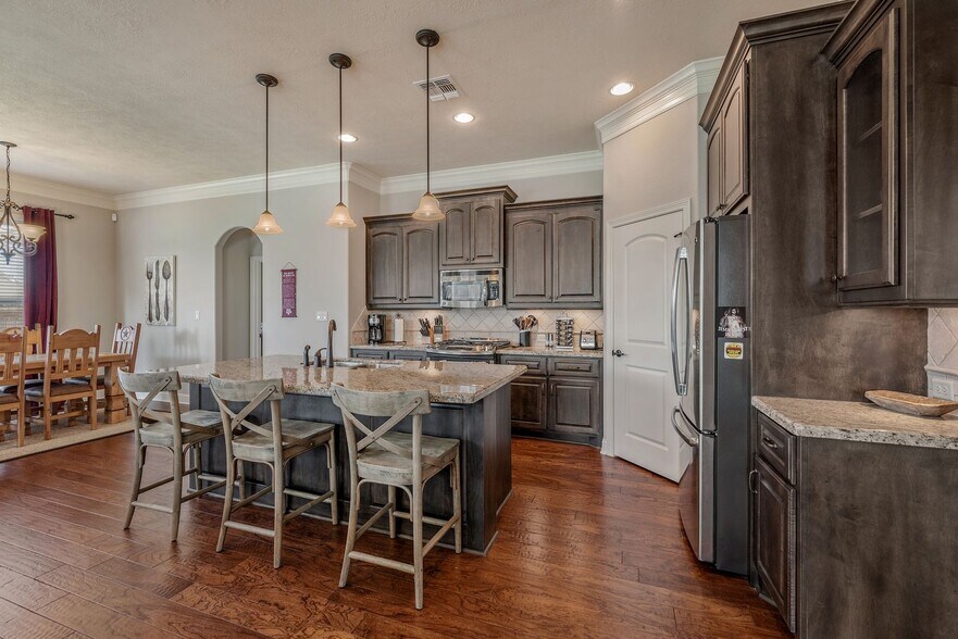 Building Photo - Available August 2026! Beautiful home in the Carters Crossing subdivision!