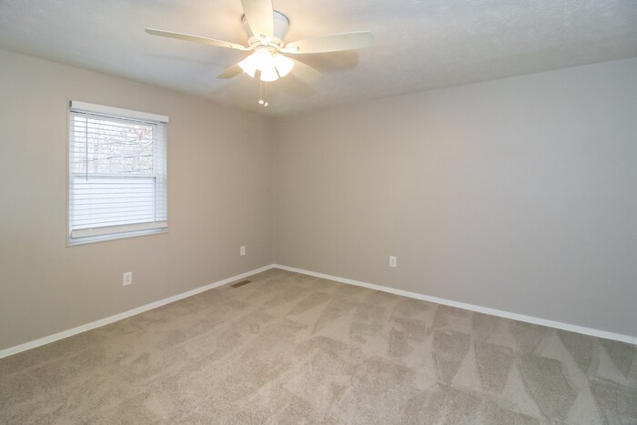 Building Photo - 5916 S Quail Dr