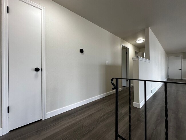 Building Photo - 2746 Nicolet Dr
